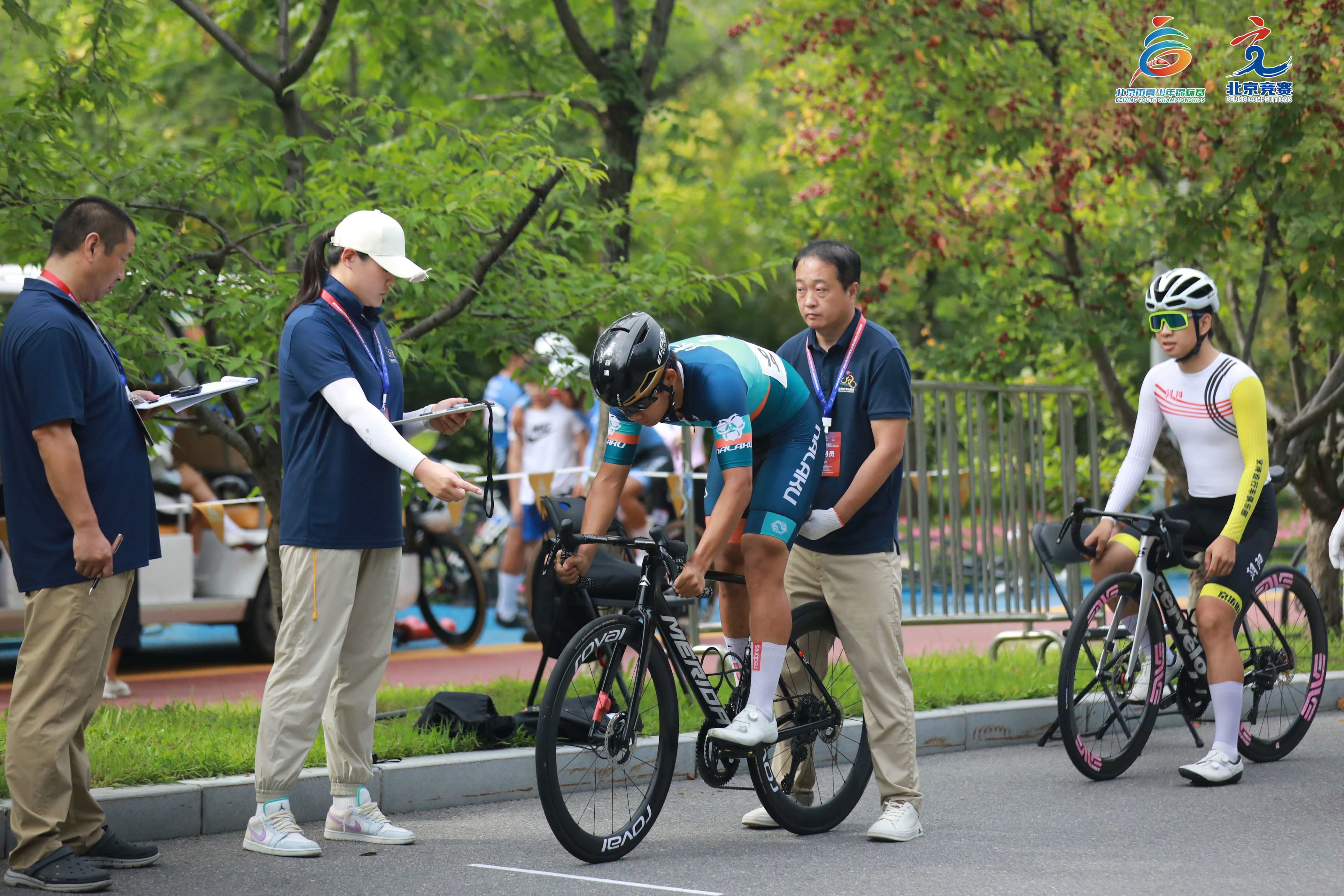 竞技平台, 的是