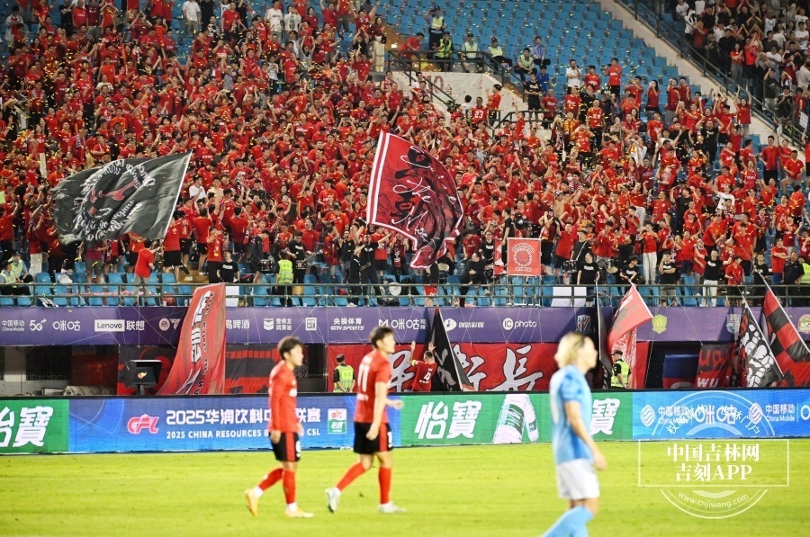 借奥莫伊胡, 小胜深圳新
