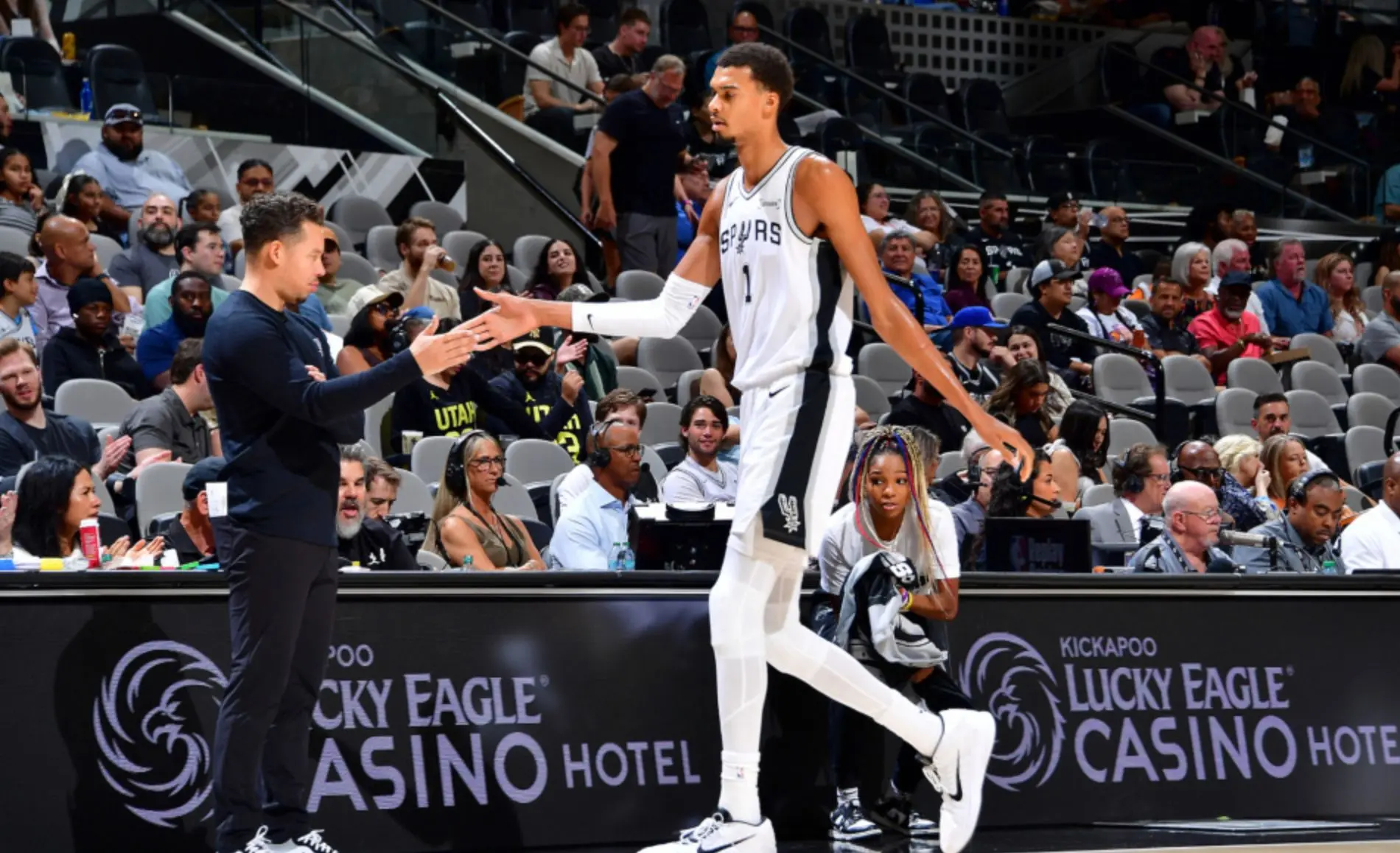 爵士这替补, 分直接让现, 狂砍